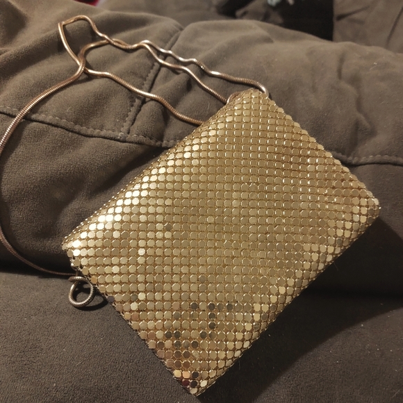 Gold Coin Mesh Vintage Clutch - Picture 2 of 9